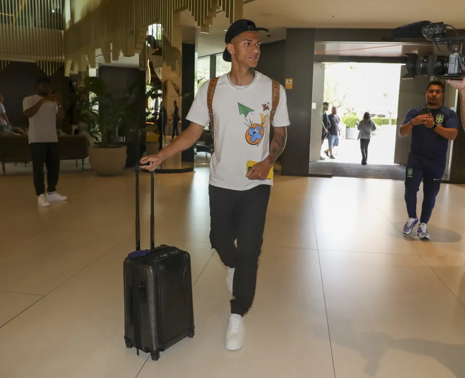 Richarlison foi outro que se juntou ao grupo em Barcelona.
