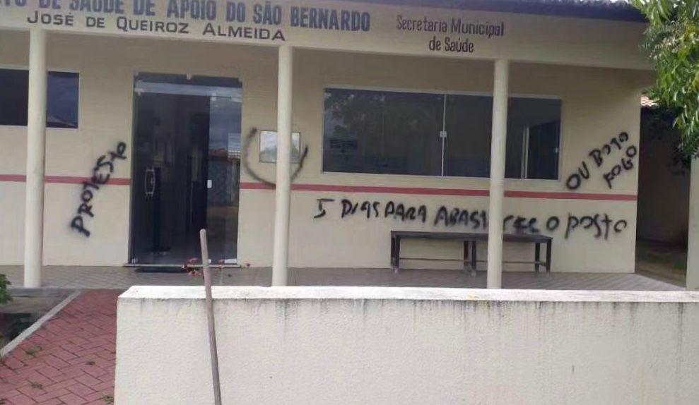 Posto de saúde pichado