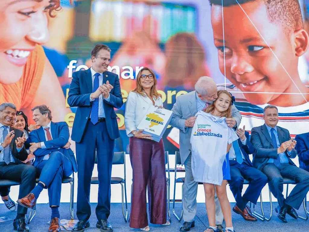 Camilo Santana, Lula, Janja e criança