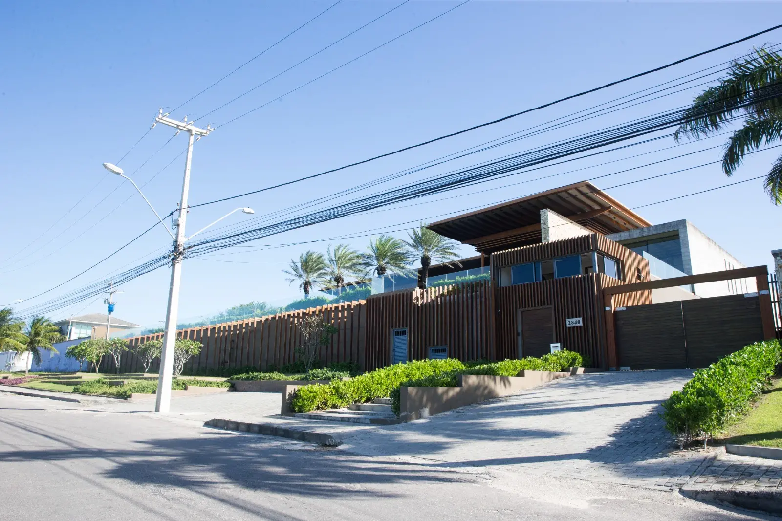 Fachada de mansão no bairro Vicente Pinzon que custa R$ 27 milhões