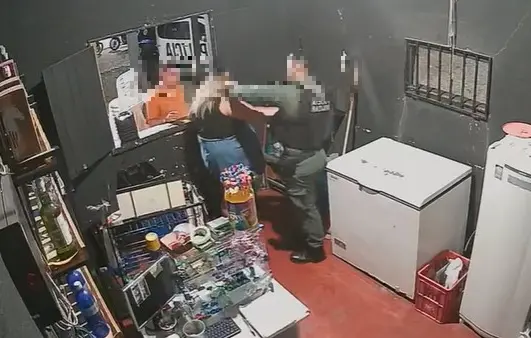 Mulher é agredida com socos e tem spray de pimenta aplicado no rosto por Policial Militar