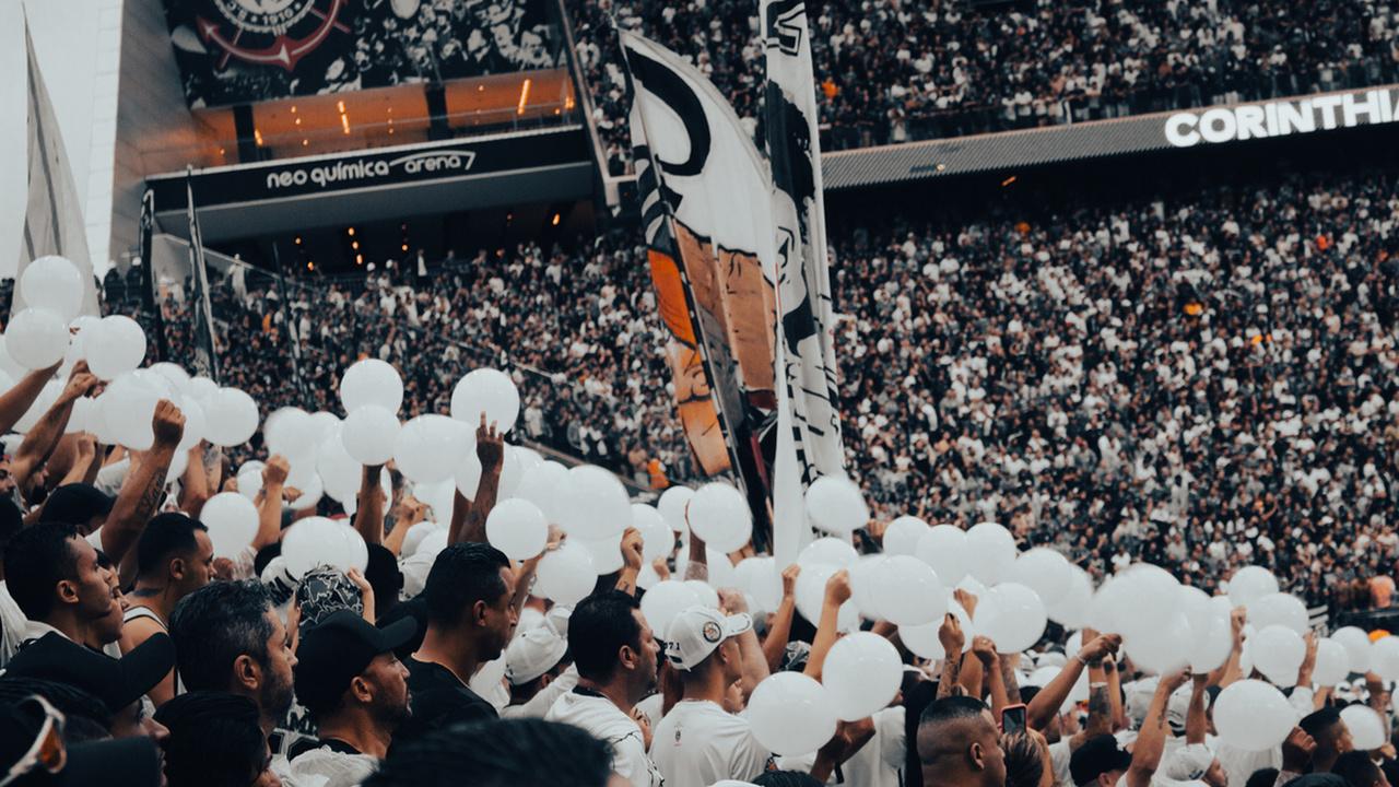 Corinthians é punido por cantos homofóbicos e vai jogar sem torcida