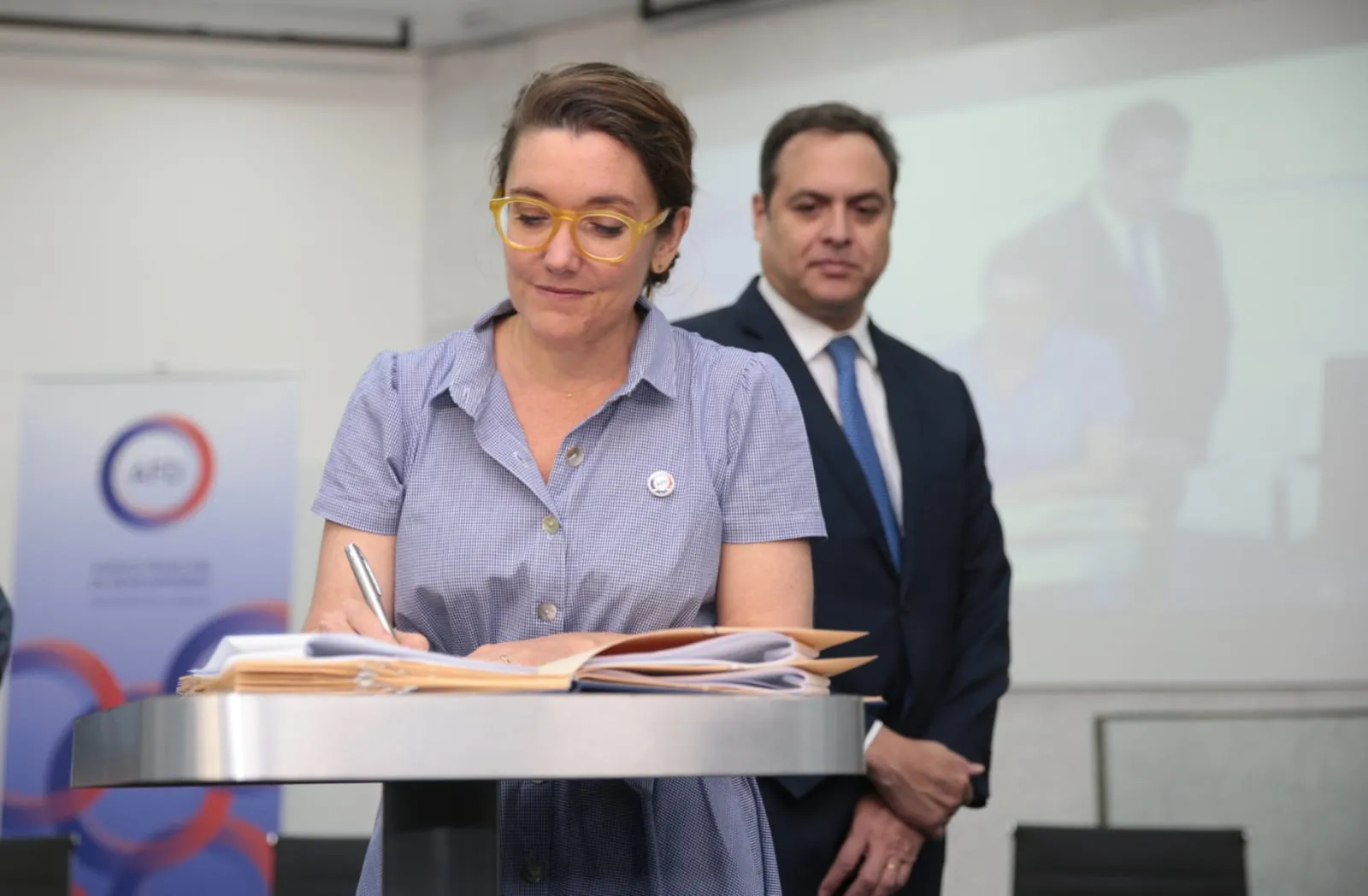 O presidente do BNB, Paulo Câmara, assinou nesta quarta-feira (14) um contrato de R$ 787,5 milhões com a Agência Francesa de Desenvolvimento (AFD) para investimentos em energia e saneamento