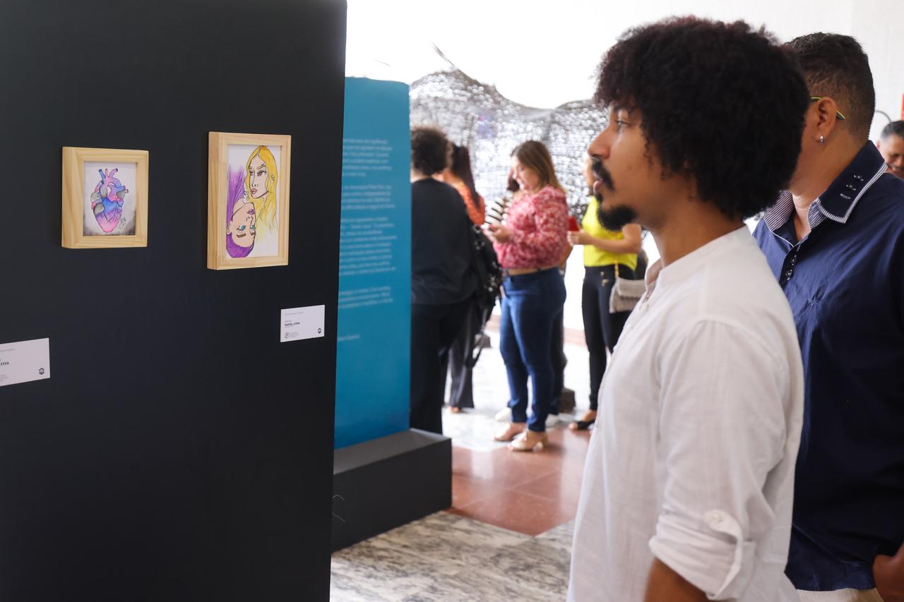 Para a Unifor, que tem uma forte atuação no fomento às artes e também na área de responsabilidade social, receber a exposição do jovem é motivo de muito orgulho, como destacou a professora e gestora da Divisão de Arte e Cultura da Universidade de Fortaleza, Adriana Helena