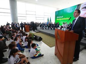 Ministro da Educação, Camilo Santana, no lançamento do novo projeto de alfabetização