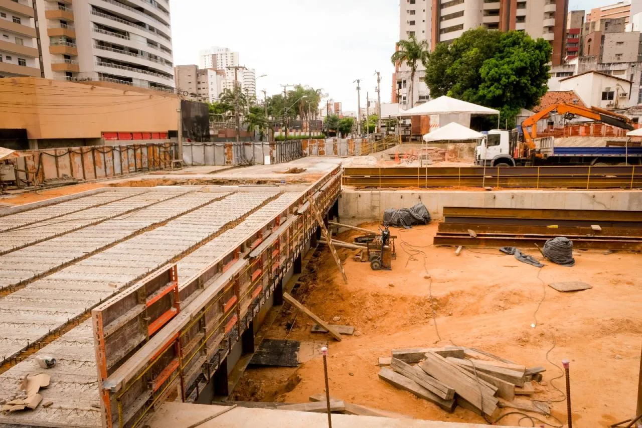 Segundo a Seinfra, enquanto as atividades são retomadas, a gestão tem adotado medidas para melhorar o desempenho da obra