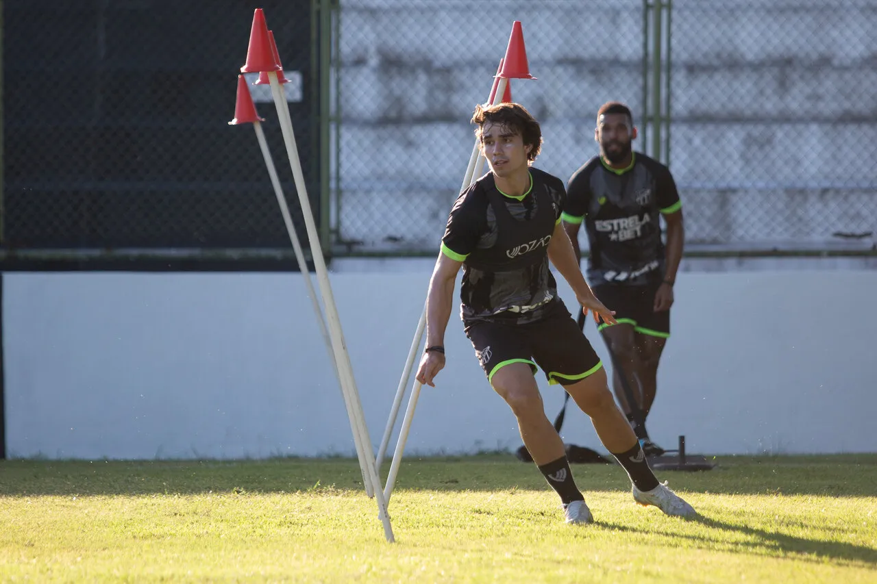 Volante alvinegro aproveita a parada para aprimorar cada vez mais a parte física.