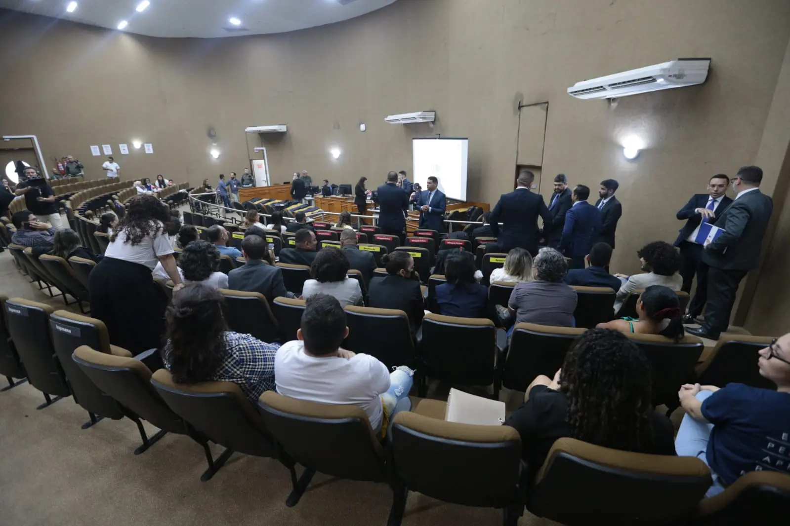 Sala do Tribunal do Júri do Curió