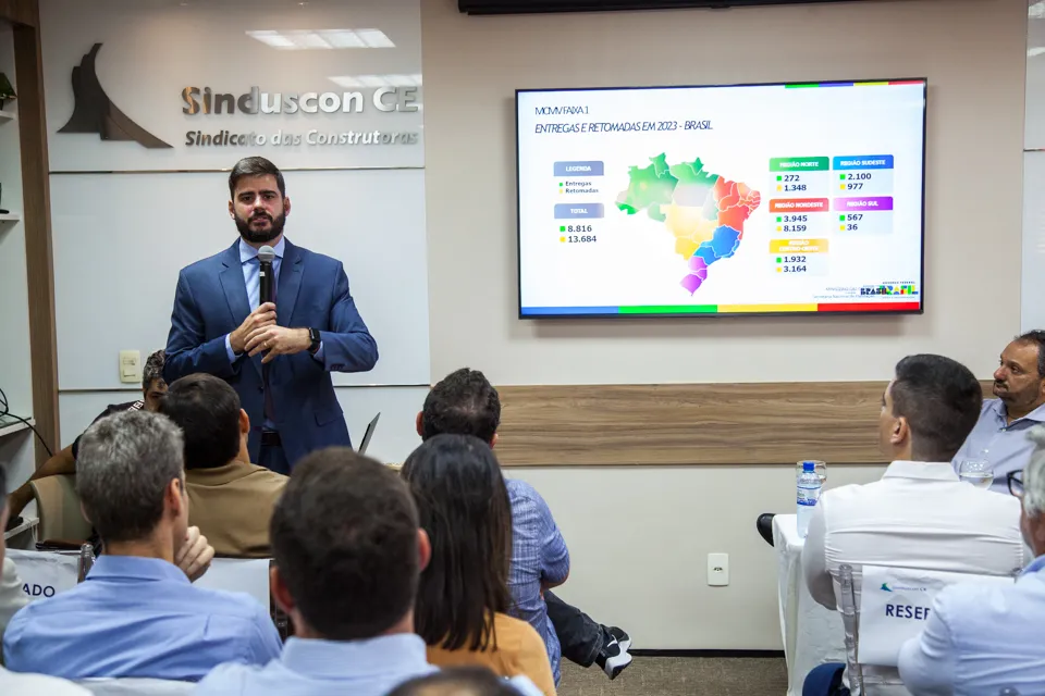 Helder Melillo, assessor especial do Ministério das Cidades, explica as novas regras do MCMV ao setor da construção civil do Ceará