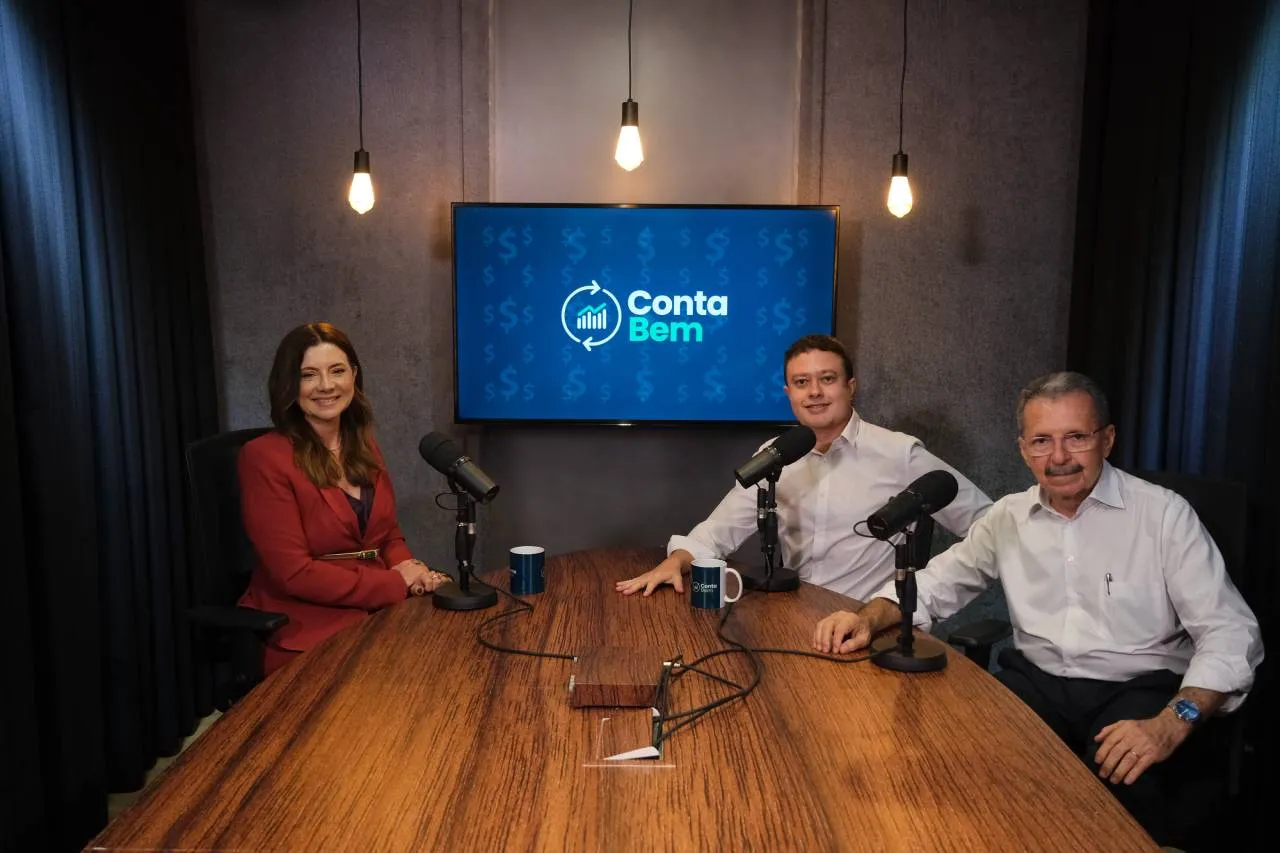 No Conta Bem, Emilia Buarque conversa com os jornalistas Victor Ximenes e Egídio Serpa sobre as ações necessárias para desenvolver todo o potencial econômico do Ceará