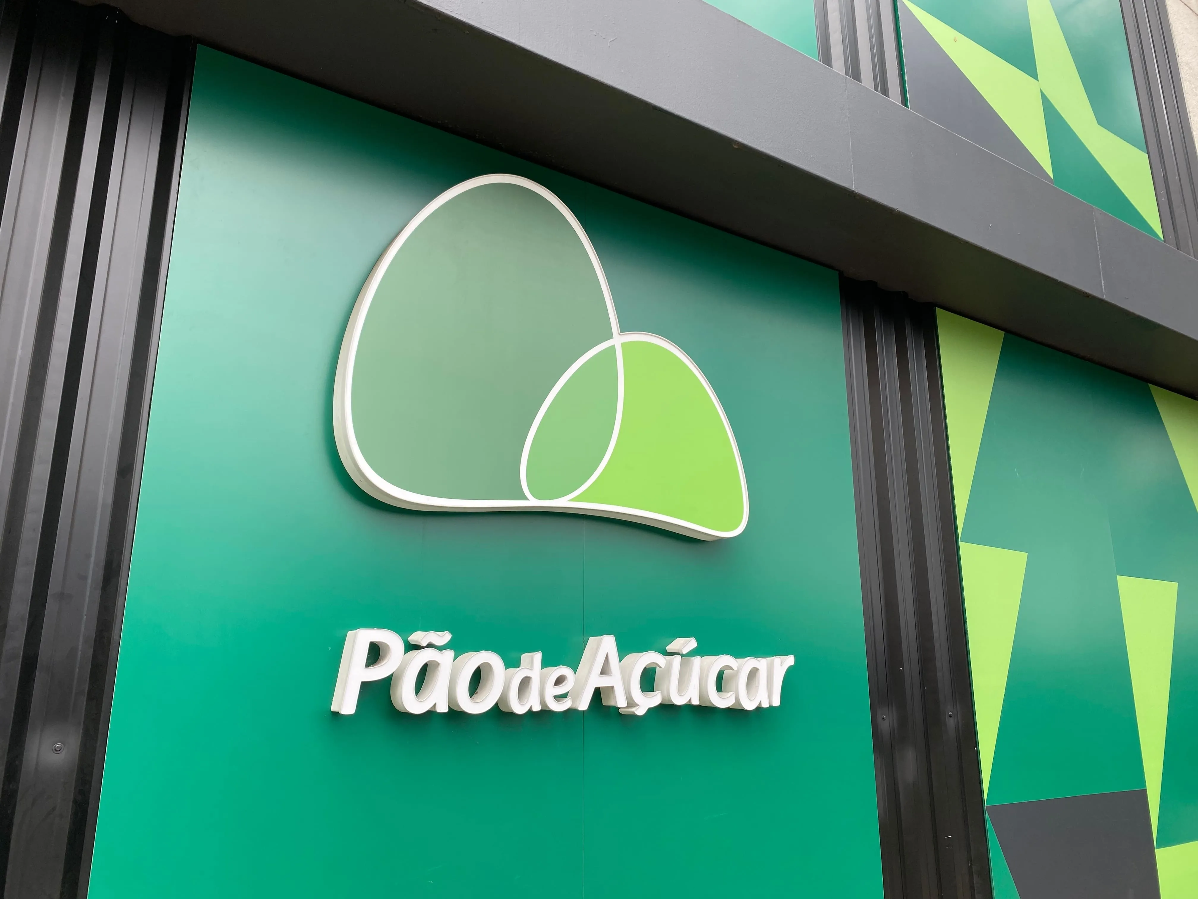 No Brasil, grupo francês possui quase mil lojas