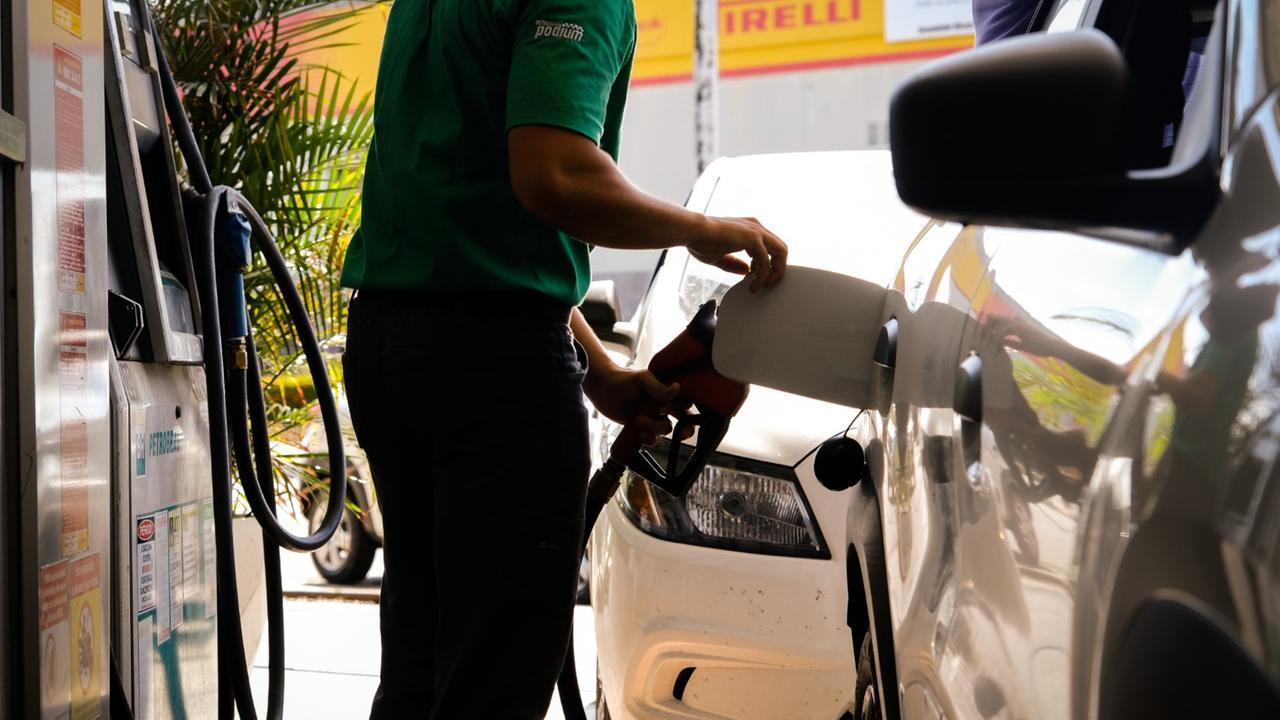 Gasolina deve aumentar R$ 0,34 e etanol R$ 0,22