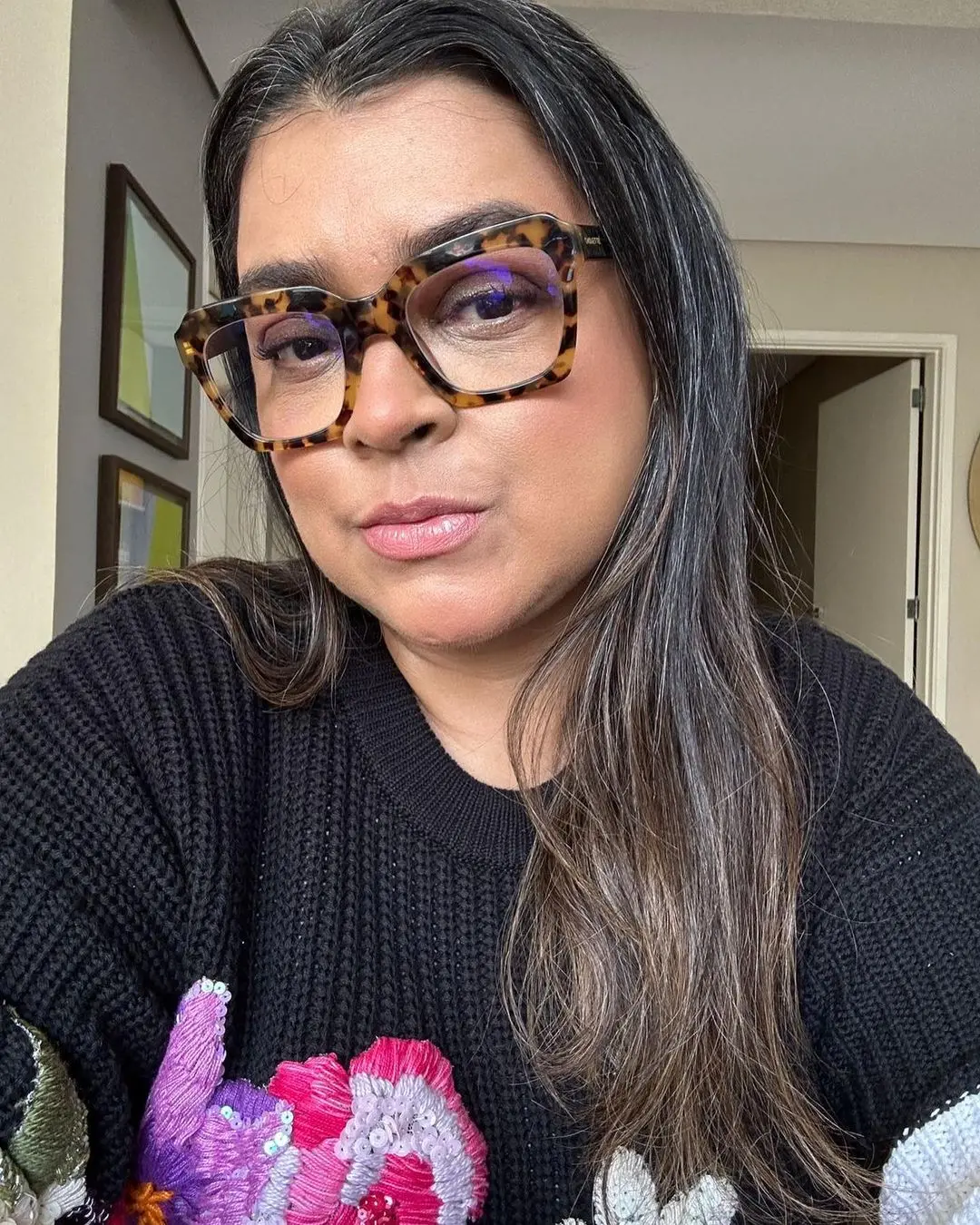 Preta Gil de óculos