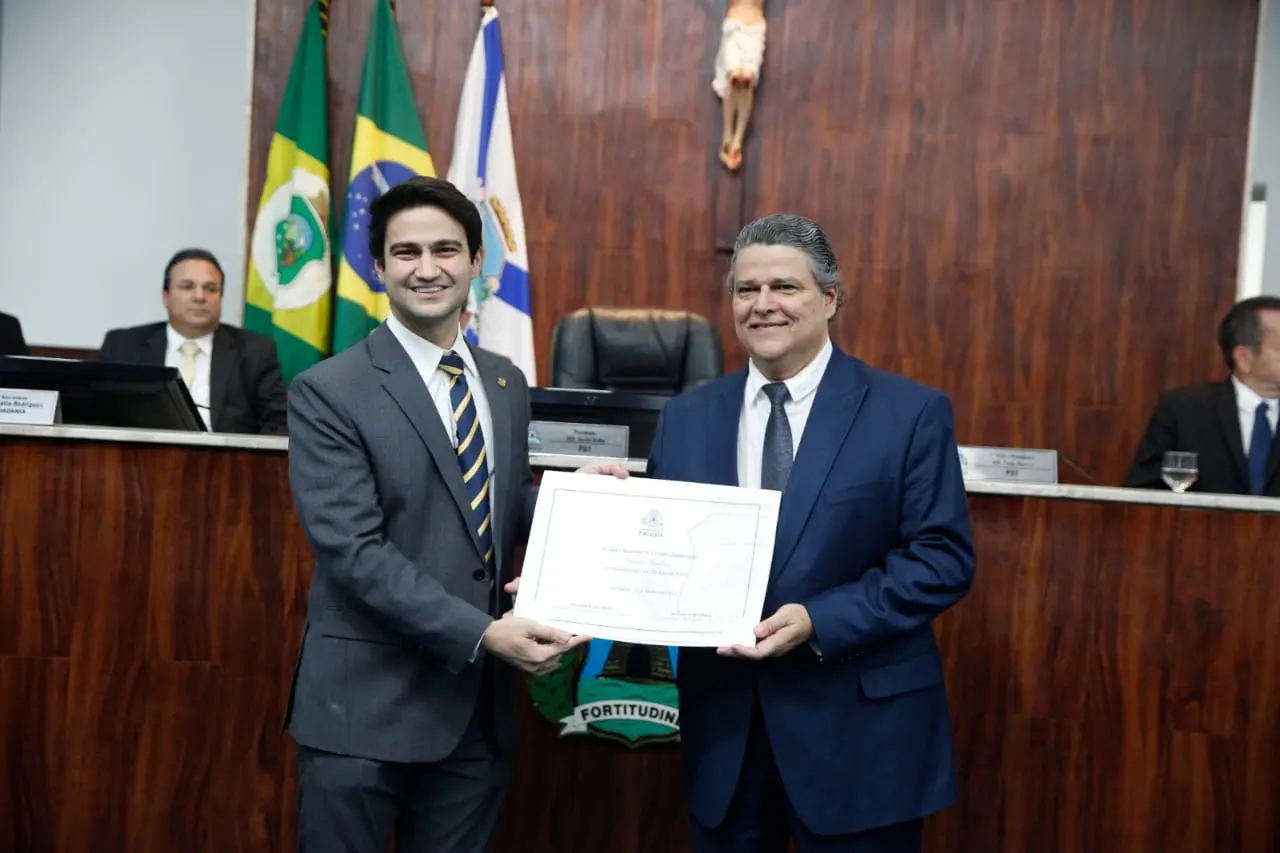o vereador Pedro Matos (PL), autor do requerimento e presidente da sessão, Colombo Cialdini, diretor do Fortal