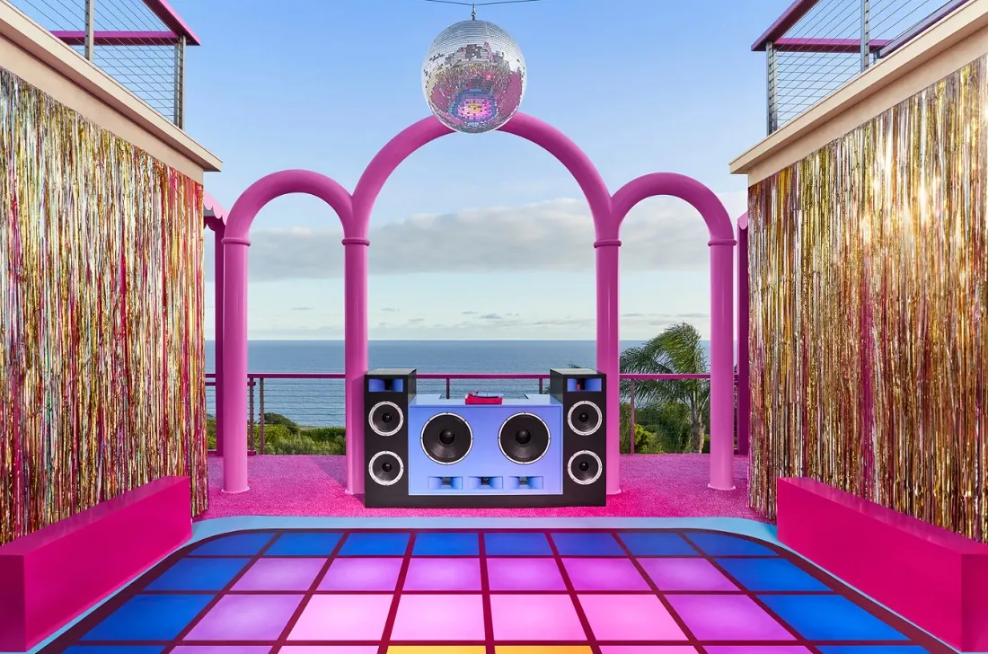 Mansão que inspirada na Casa dos Sonhos da Barbie