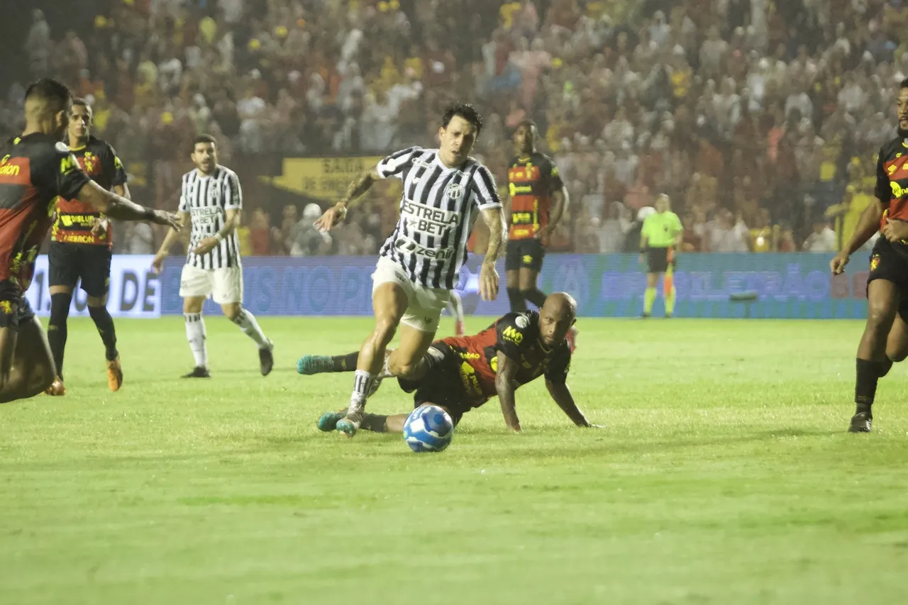 Ceará sofreu com a forte marcação do Sport.