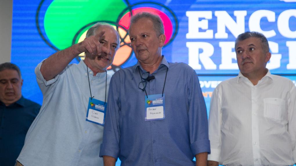 André Figueiredo, presidente nacional em exercício do PDT, com Ciro Gomes, vice-presidente nacional, e o deputado estadual Antônio Henrique