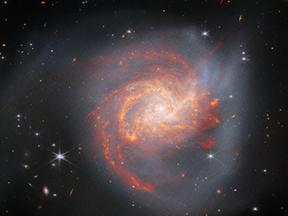 Galáxia NGC 3256