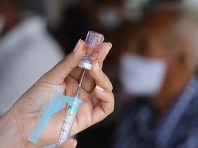 Vacinas estão disponíveis em dois bairros de Fortaleza, no fim de semana