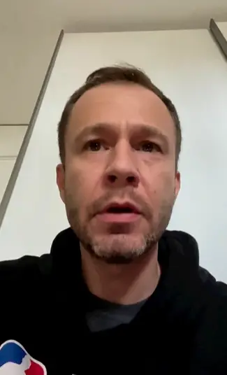 Imagem da notícia: Tiago Leifert pede desculpas após comentários sobre torcedora do Palmeiras morta 