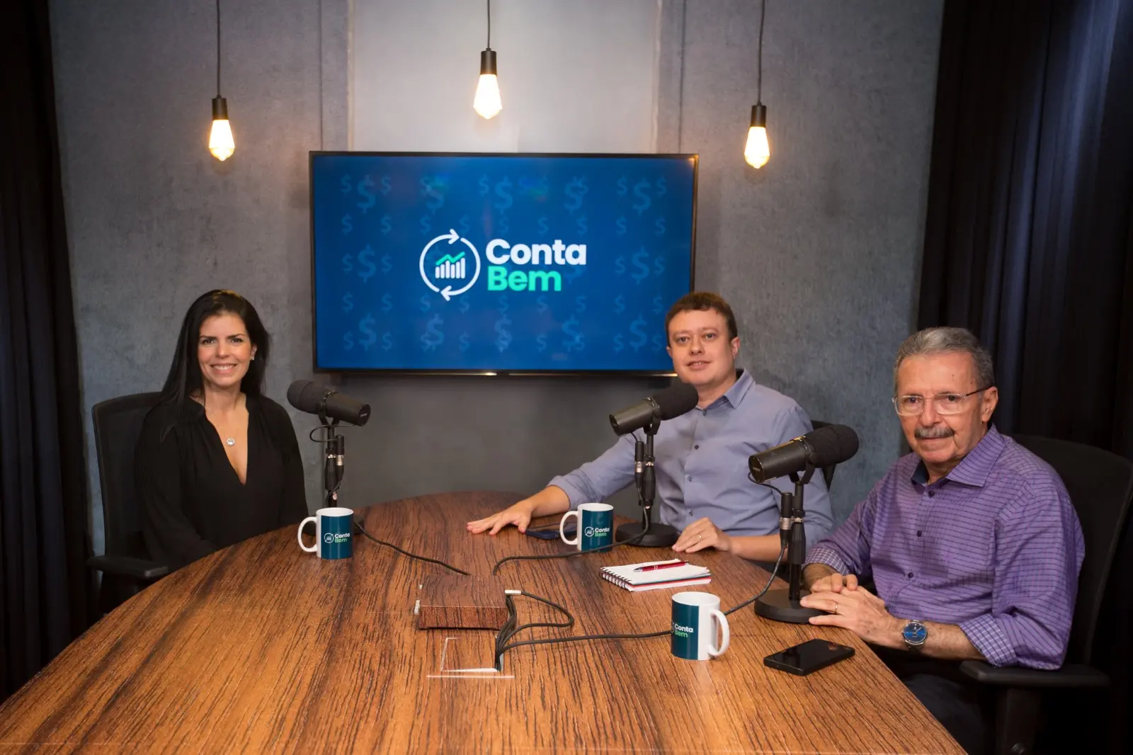 No Conta Bem, Aline Ferreira conversa com os jornalistas Victor Ximenes e Egídio Serpa