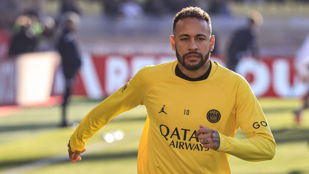 Recuperado, Neymar é relacionado no PSG e deve voltar a jogar após