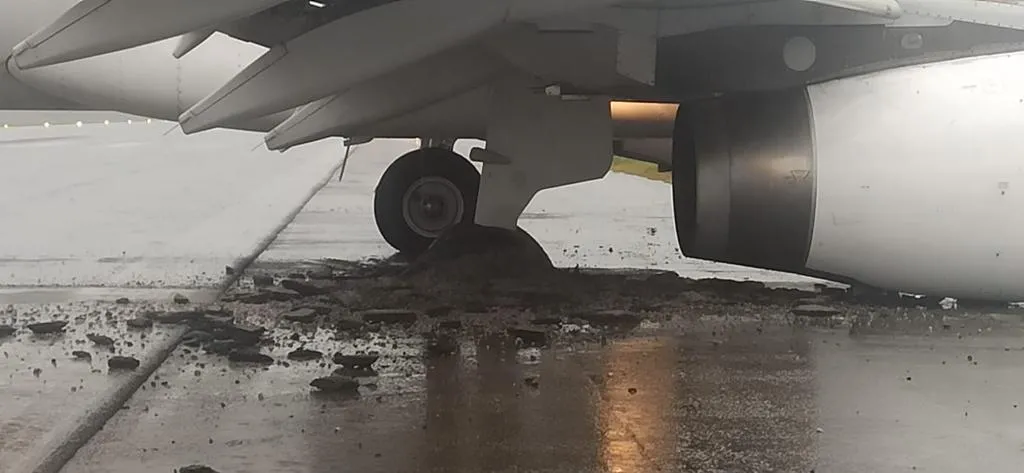 Avião derrapa em aeroporto de Florianópolis