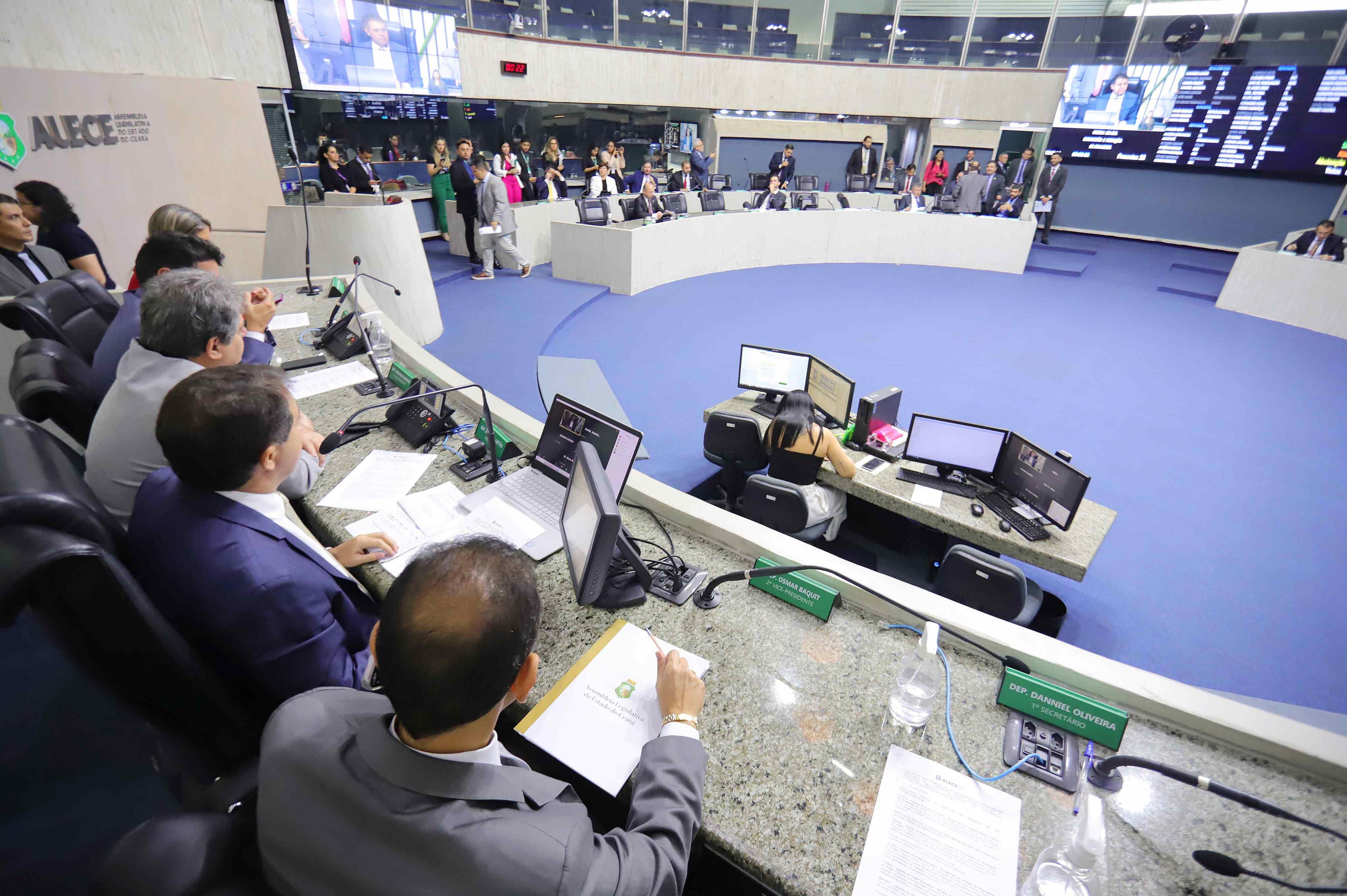 Parlamentares aprovaram 59 projetos de lei no primeiro semestre