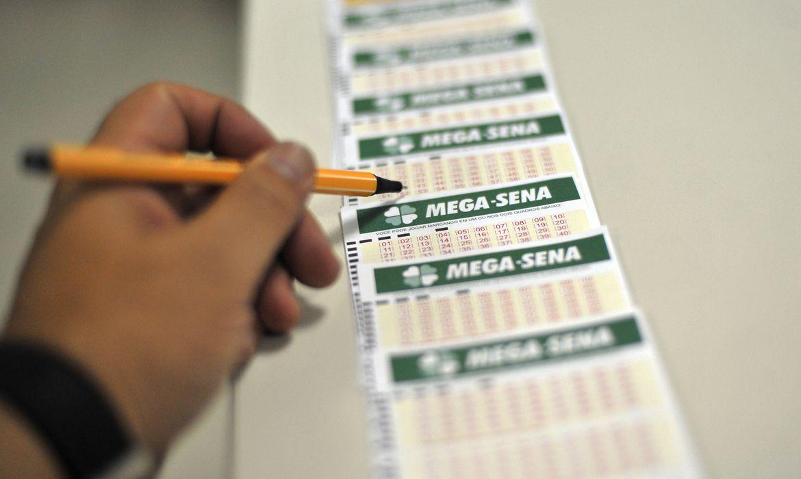 Mega-Sena pode pagar R$ 29 milhões nesta terça-feira; saiba como jogar -  NSC Total