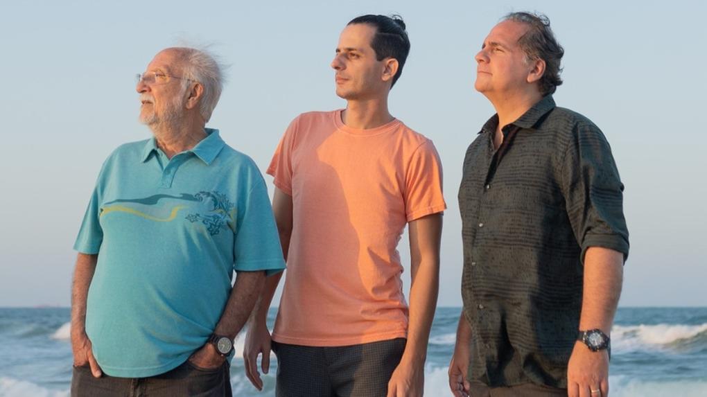 Roberto Menescal, Diogo Monzo e Ricardo Bacelar juntos no lançamento do selo Jasmin Studio