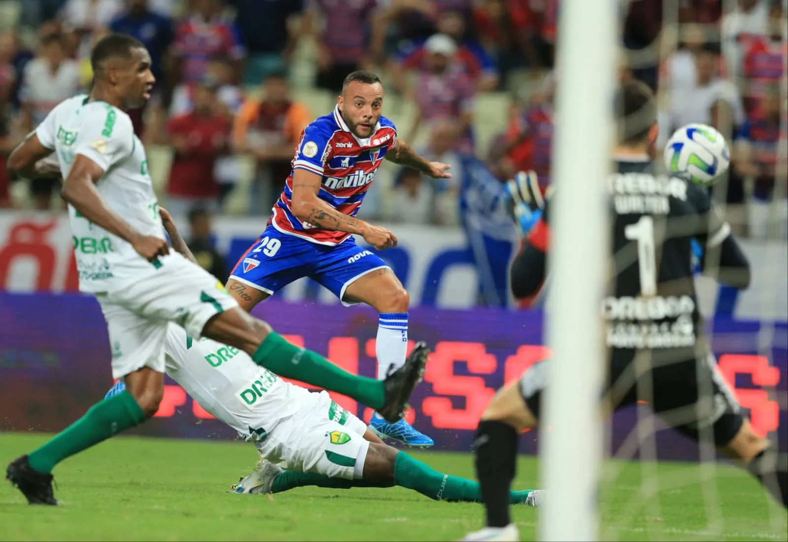 Guilherme criou uma grande oportunidade nos acréscimos.