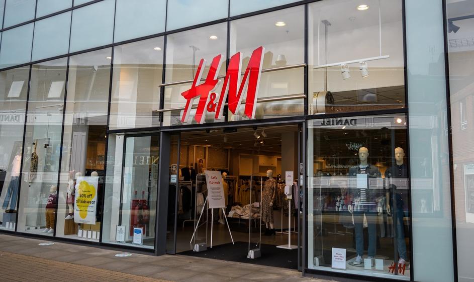 Varejista de moda H&M anuncia chegada ao Brasil em 2025 com lojas físicas e  e-commerce - Mercado&Consumo