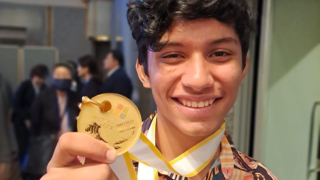 Matheus Alencar ganhou medalha de ouro por olimpíada internacional de matemática