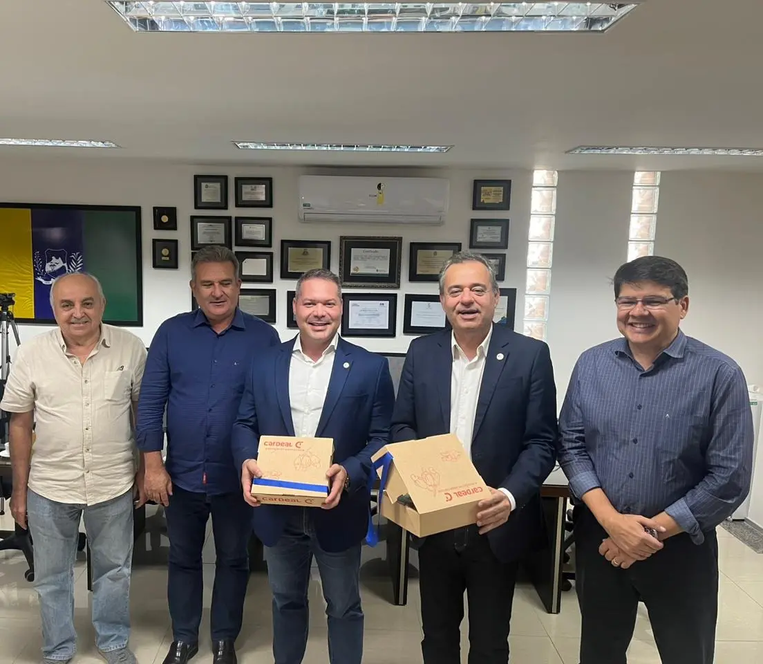 Foto que contém representantes de Sudene e Faec