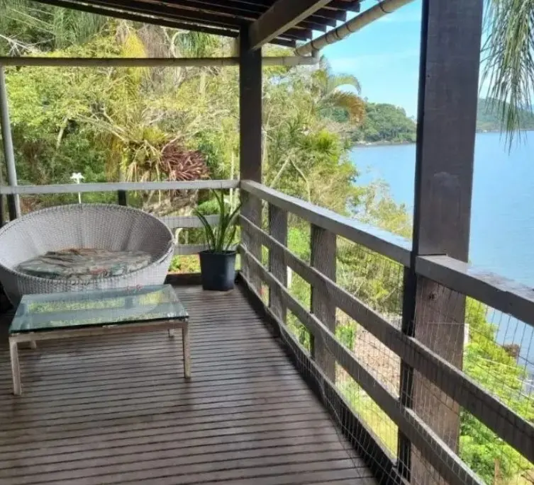 Área externa com lugar para descanso