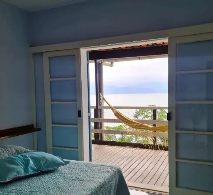 Vista de um dos quartos da mansão