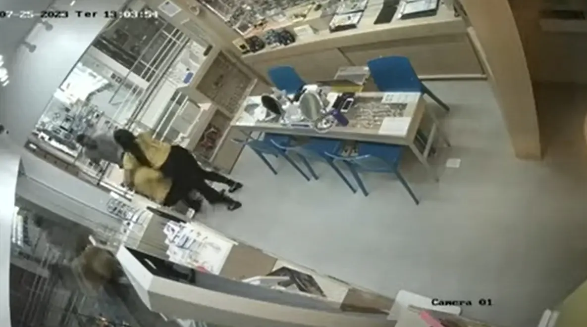 Agressão em ótica no Rio de Janeiro