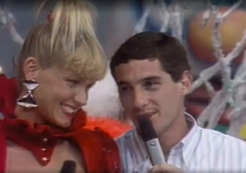 xuxa e ayrton senna lado a lado durante o programa dela, na TV globo