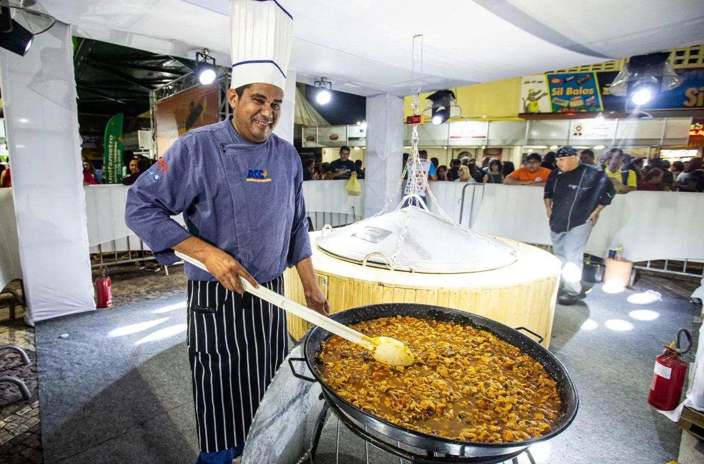 Chef prepara panelada