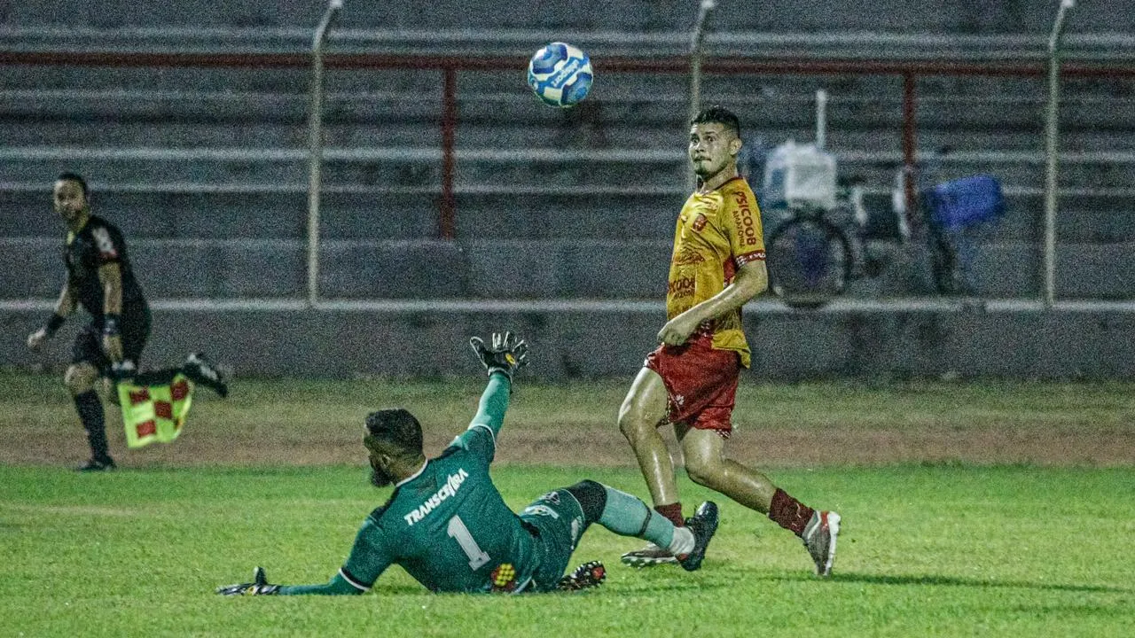 Max marcou o gol do time amazonense.