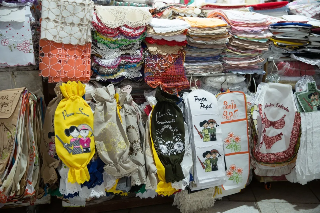 Panos de prato, porta-papel higiênico estão entre os itens vendidos