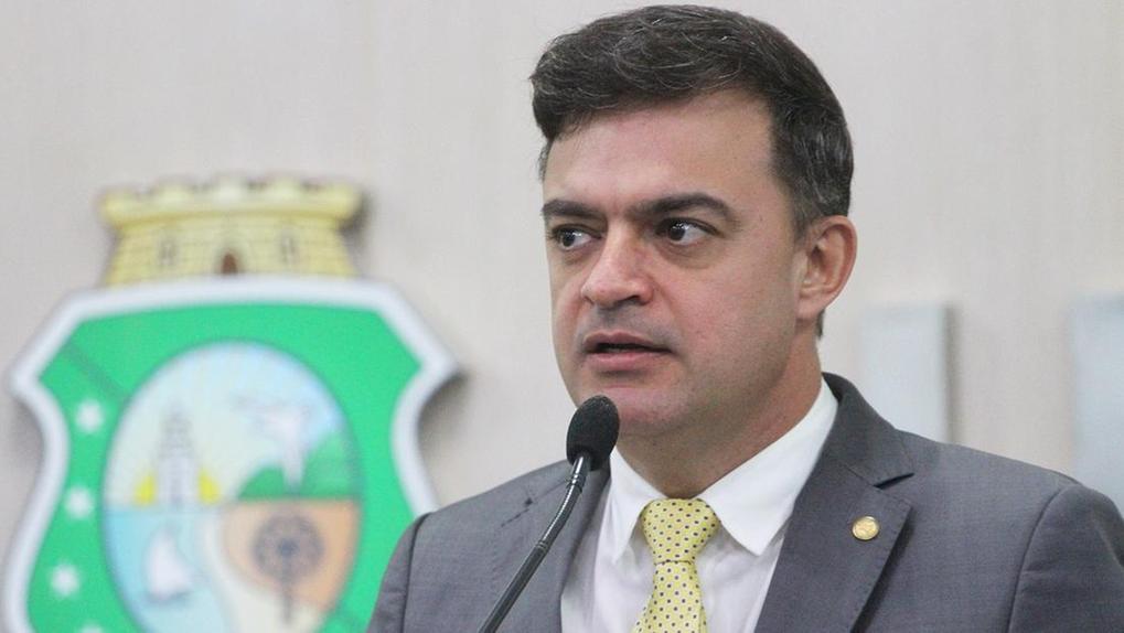 Fernando Santana se licenciou por 120 dias e agora retorna para presidir a CPI da Enel