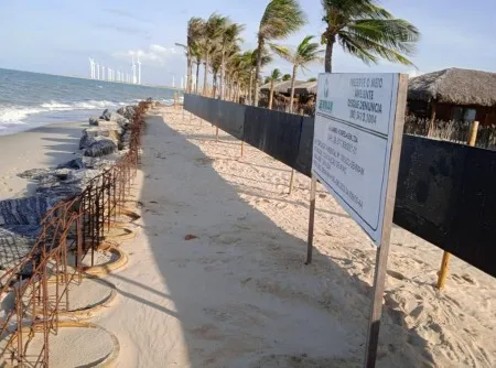 Manilhas de ferro instaladas pelo Jaguaríndia Village na construção do muro. Obra foi embargada pelo Ibama