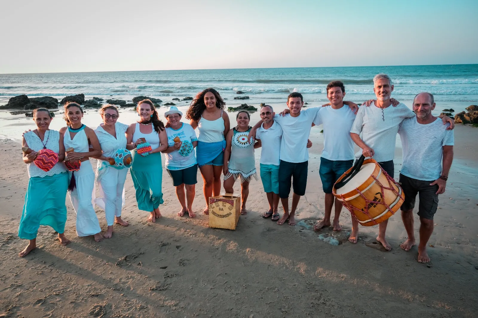 Grupo nasceu de uma formação em percussão e fortalecem os vínculos na praia