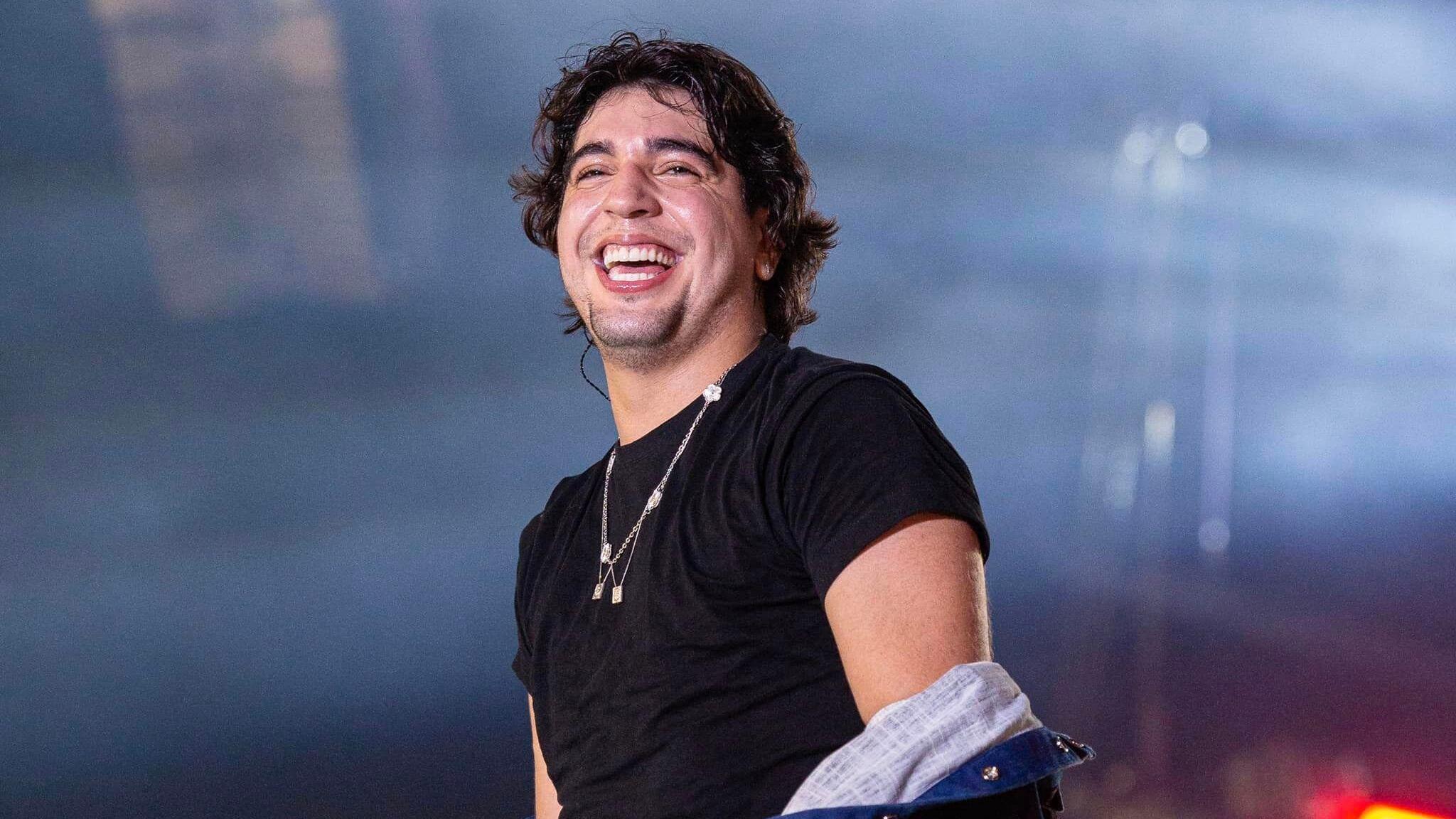 Cantor passou última semana em estúdio