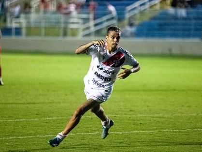 Com gol no último lance do jogo, Ferroviário empata com o Princesa do  Solimões na Série D - Jogada - Diário do Nordeste