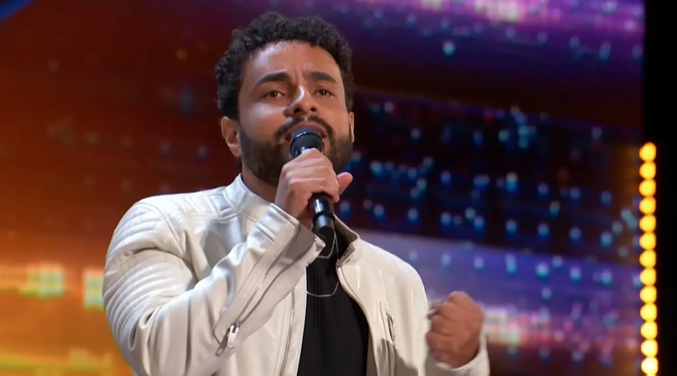 Gabriel Henrique cantando no America's Got Talent