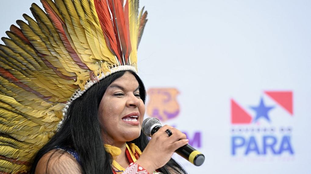 Sônia Guajajara é ministra dos Povos Indígenos