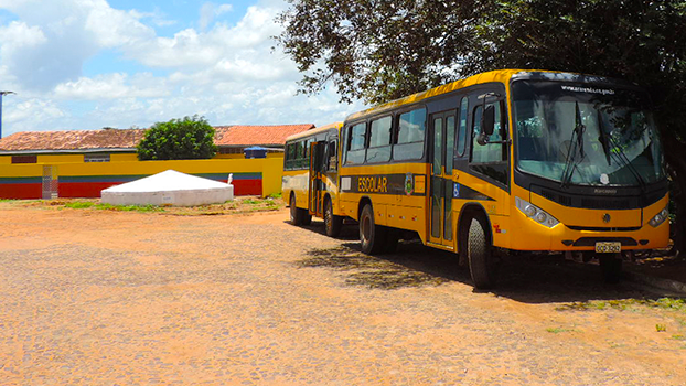 ônibus escolar prefeitura Ararendá