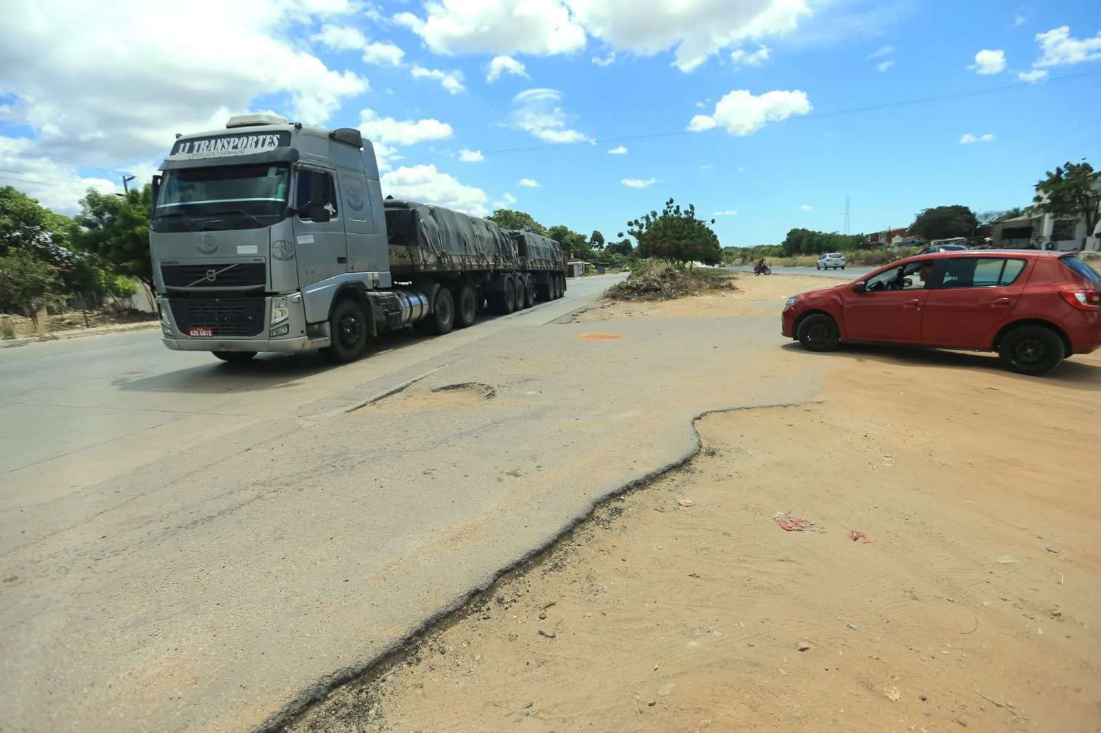 Obras atrasadas do Anel Viário prejudicam o trânsito e a economia do Estado